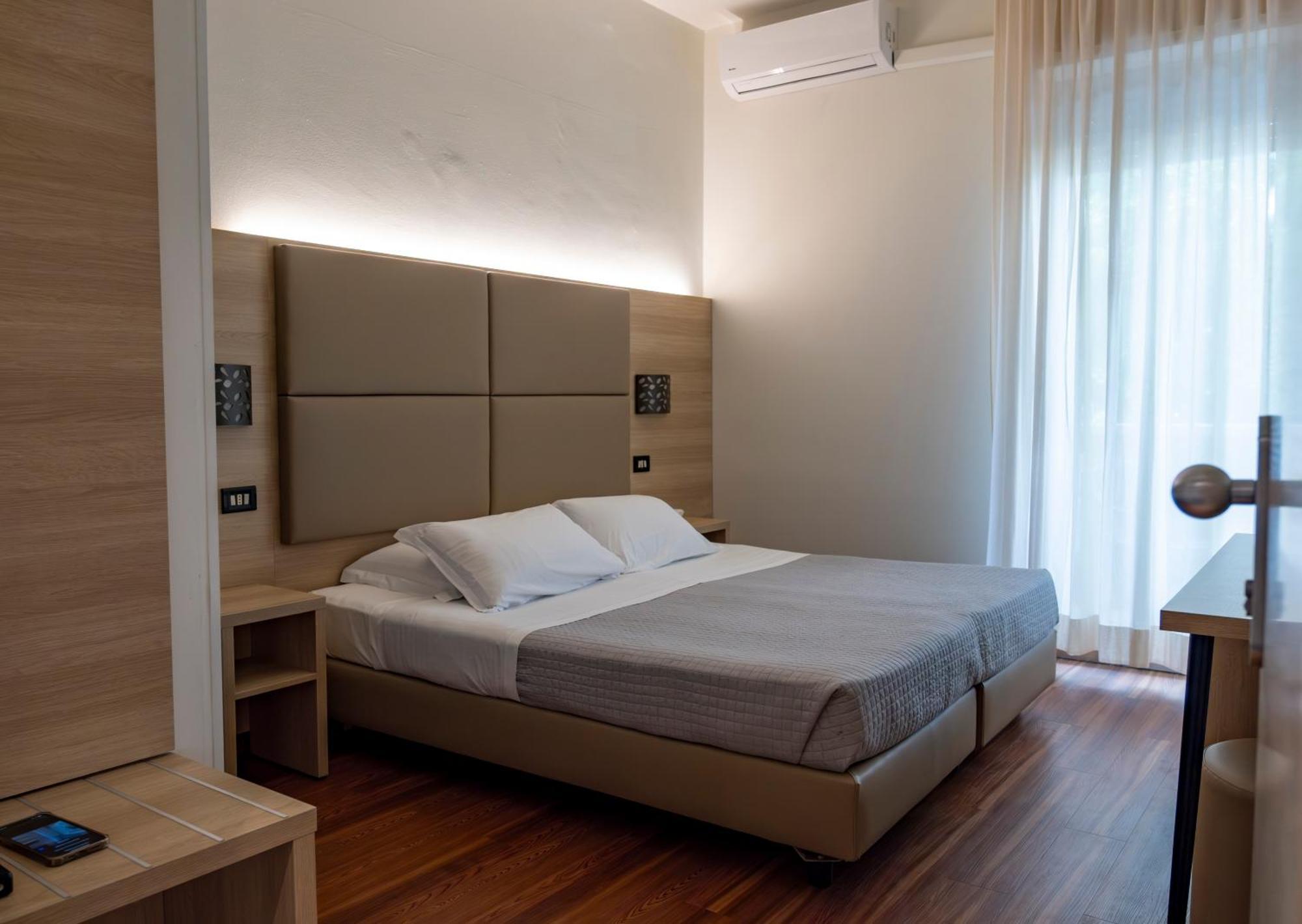 רימיני Hotel St Gregory Park מראה חיצוני תמונה
